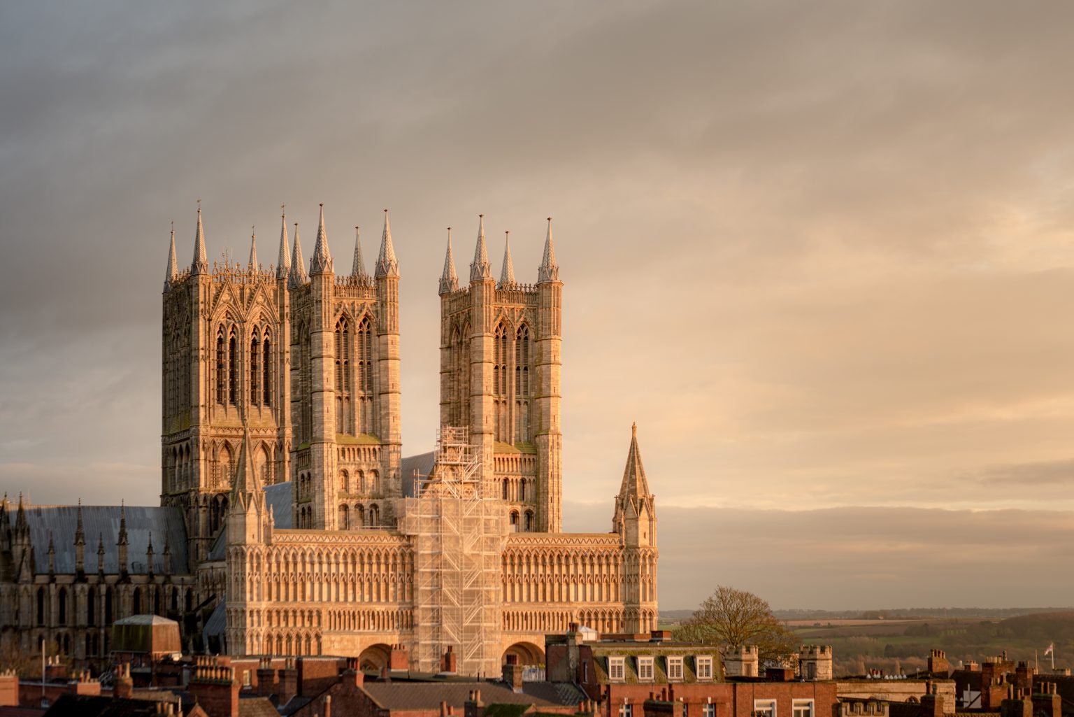 mesmerizing-view-lincoln-cathedral-uk-rainy-day